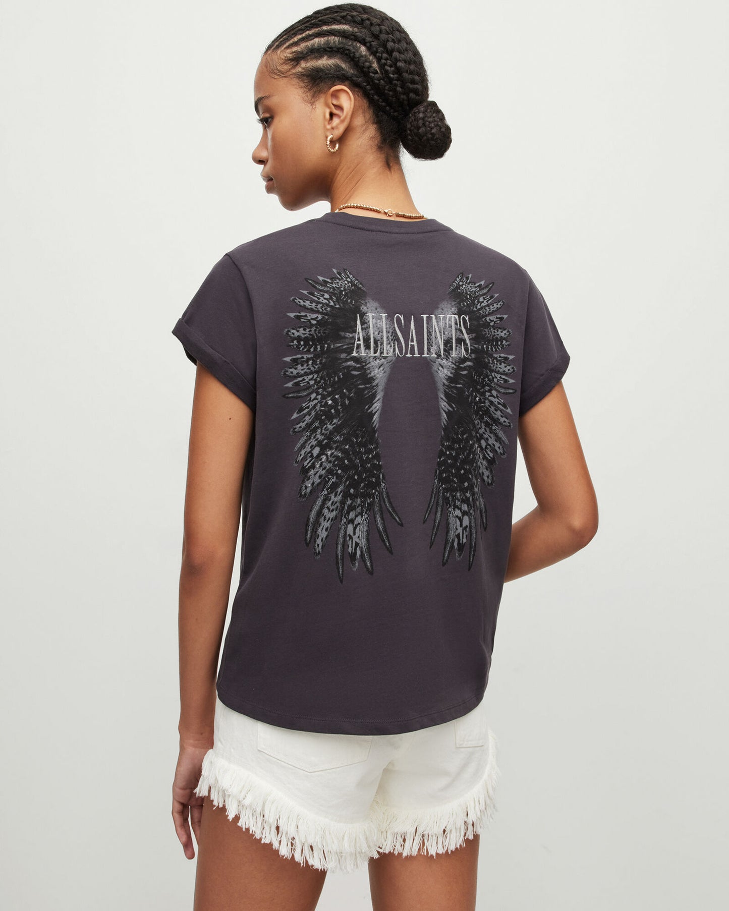 Wingan Anna Crew Neck Embroidery T-Shirt